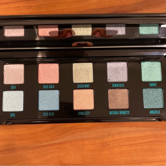 KING KYLIE Eyeshadow Palette Limited Edition Anniversary Collection - 10 Shades - Picture 8 of 16